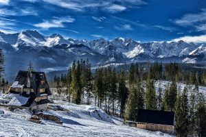 Tatry zimą – dlaczego warto odwiedzić zakopane poza sezonem
